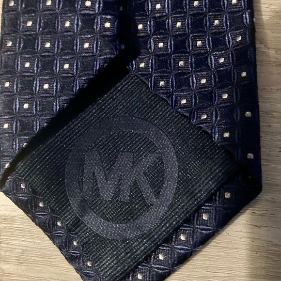 Michael Kors Textured Navy Tie - Picture 5 of 6